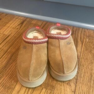 UGG Kids tazz. Size 3